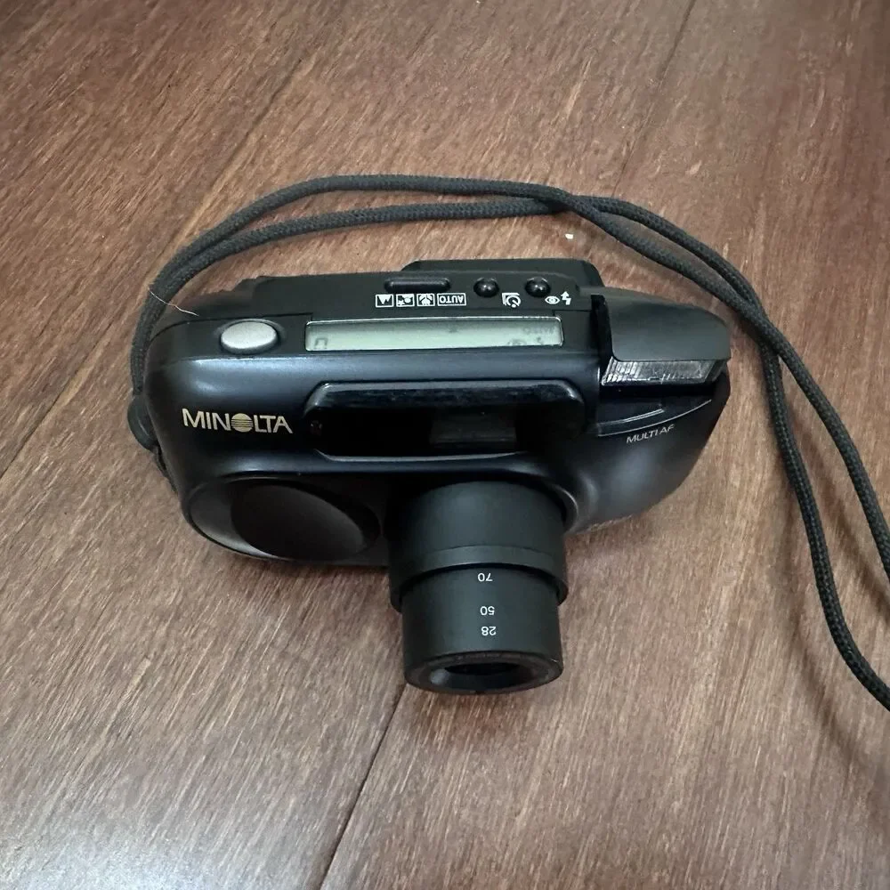 Minolta Riva Zoom 70w Multi AF 35mm Film Point and Shoot Camera Black Tested